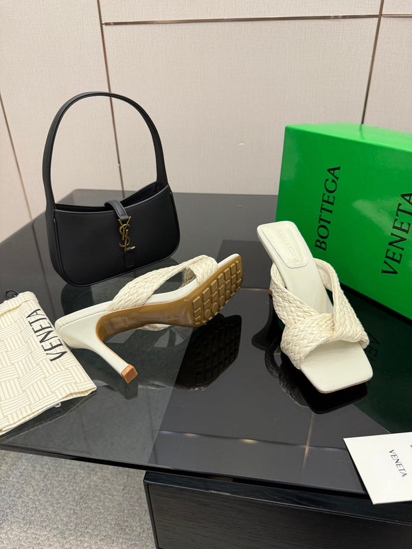 BV 26s Heeled Sandals 9.5cm Cream White Calfskin Raffia