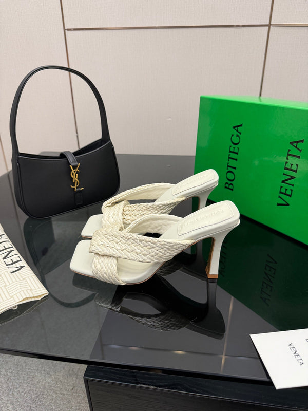 BV 26s Heeled Sandals 9.5cm Cream White Calfskin Raffia