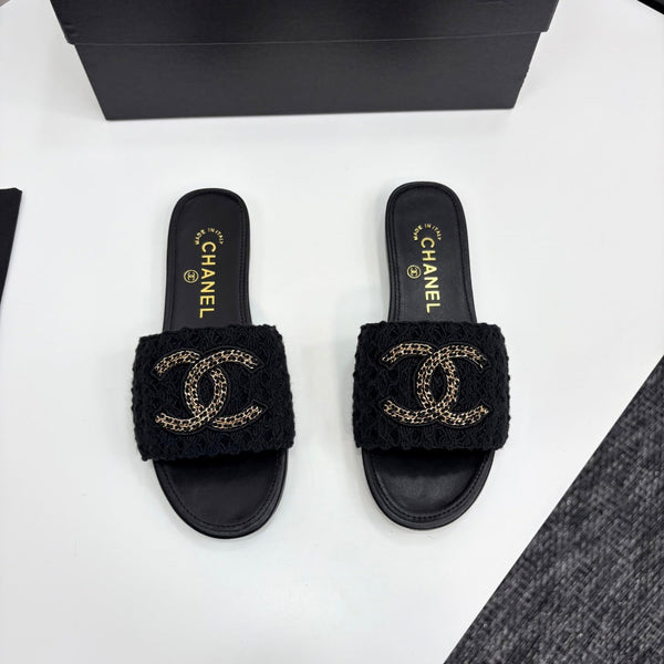 CC 25 Doubble Chain Embroidered Slippers Black Fabric 352495