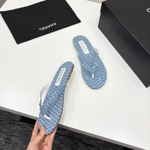 CC Crystal Logo Thong Sandal Light Blue Fabric And Sheepskin352484