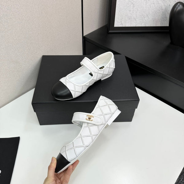 CC25 Mary Janes White Black Cowhide 352504