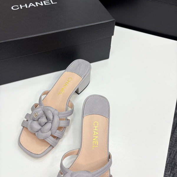 CC 25 Camellia Open Heel Mule Sandals 50mm Grey Beige Sheepskin And Fabric 368854