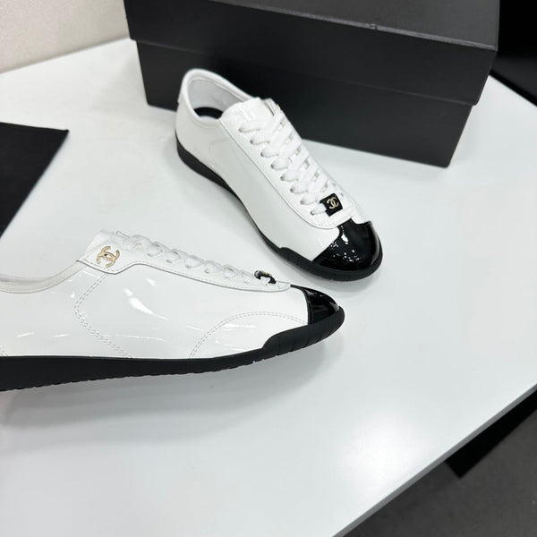 CC 2026 Sneakers Calfskin 926249