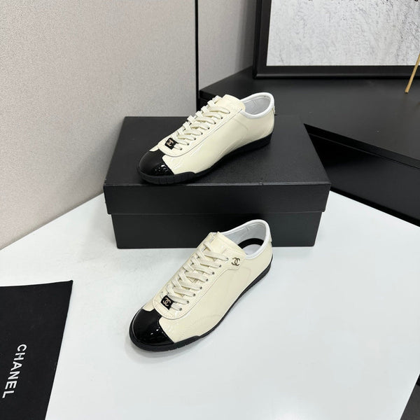 CC 2026 Sneakers Calfskin 926249