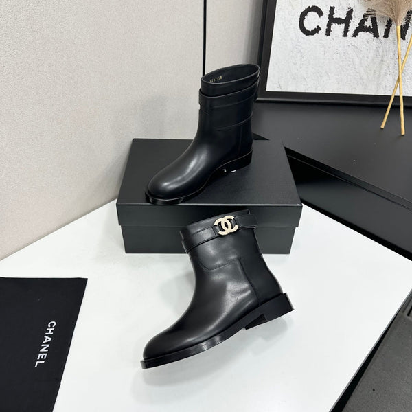 CC FW 2026 Ankle Flat Boot Black Cowhide 925674