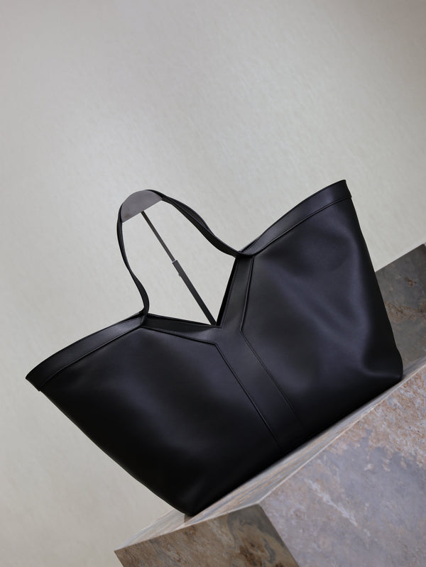 Y Tote Bag Black Cowhide