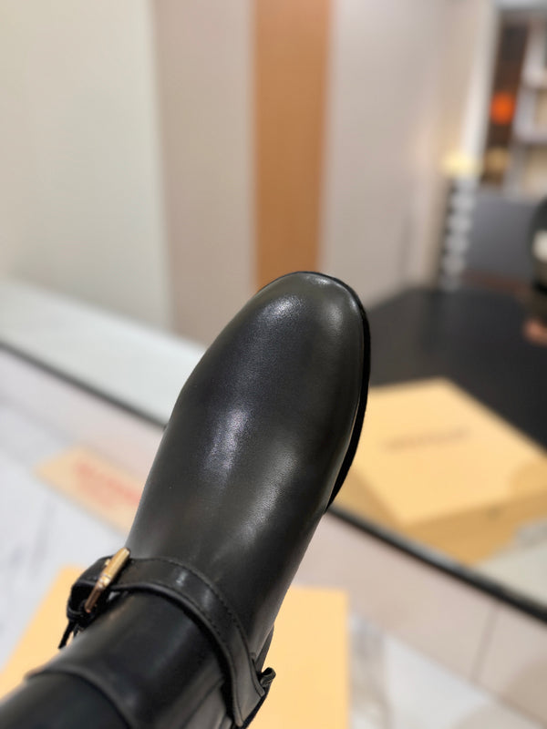 Valentino 2025 Pattie Boot Black Calfskin 560747