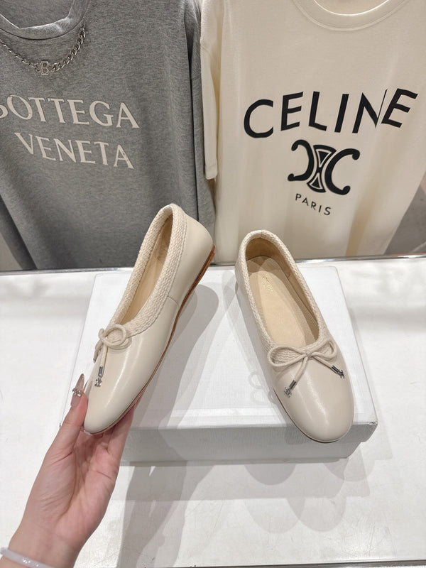 CL 26s Ballet Flats In Cream Calfskin With Bow