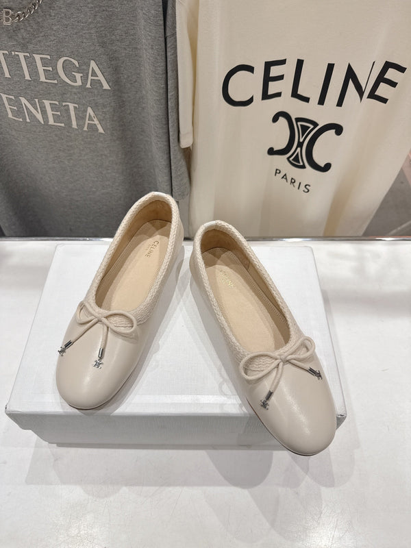 CL 26s Ballet Flats In Cream Calfskin With Bow