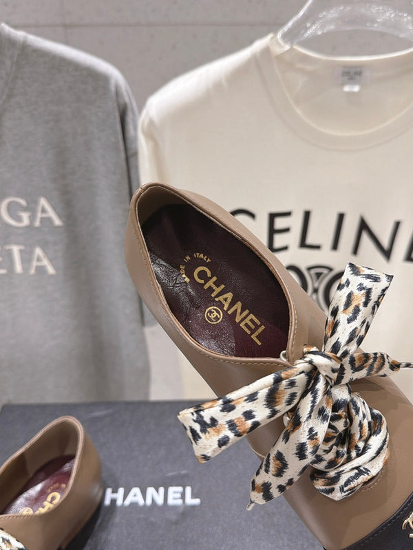 CC 26s Square-Toe Lace-Up Shoes with Leopard Print Scarf Black Beige Leather 946032