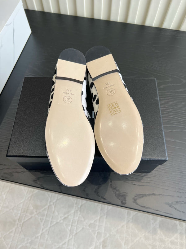 CC 26s Ballet Flat Black White Horsehair 850771