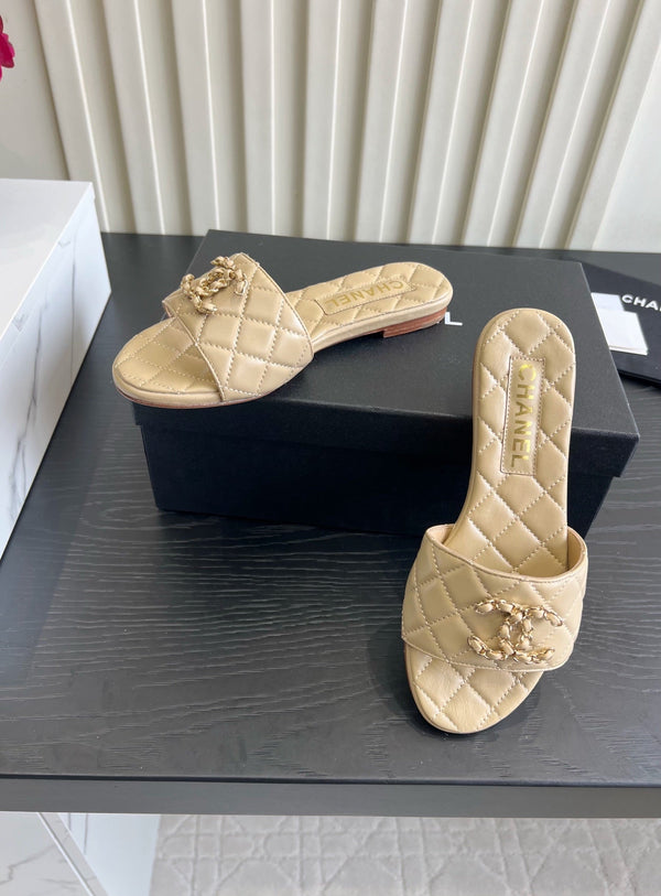 CC 26s Flat Sandals Beige Quited Leather 906219