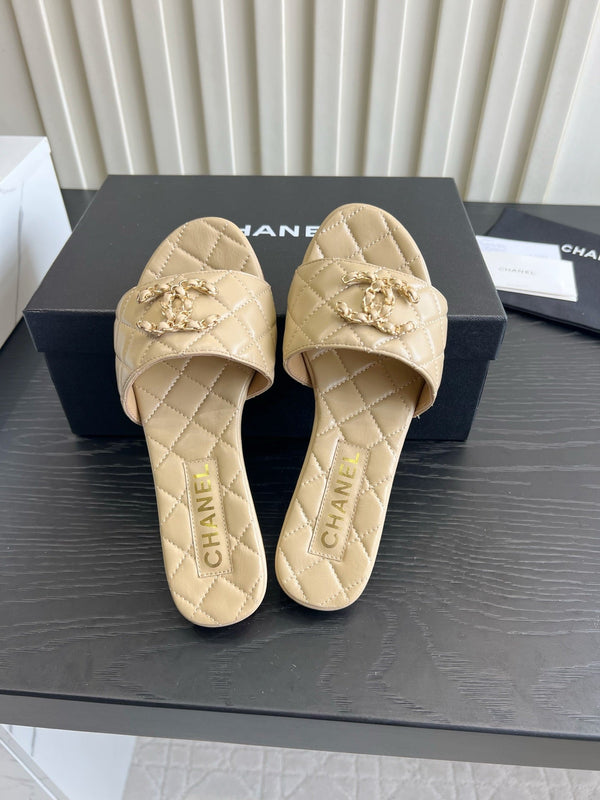 CC 26s Flat Sandals Beige Quited Leather 906219