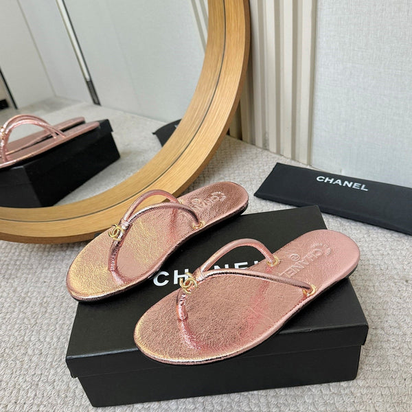 CC 2026 Thong Sandal Pink Metalic Calfskin 826475