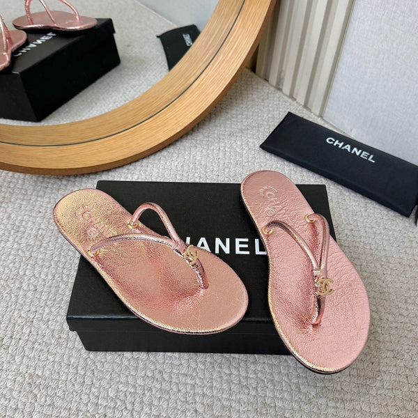 CC 2026 Thong Sandal Pink Metalic Calfskin 826475