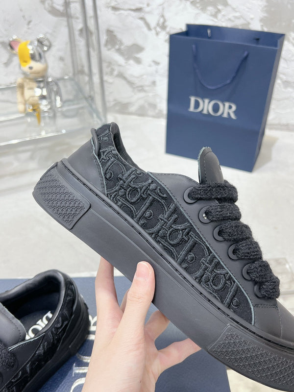 CD B33 Sneaker 30mm In Black Calfskin 100668