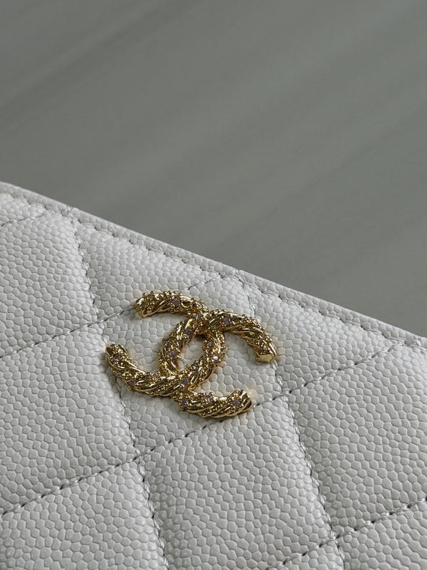 CC 26P Zipper Card Holder White Quited Caviar Leather