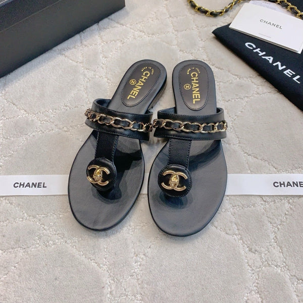 CC Thong Slippers In Black Lambskin Mix Chain