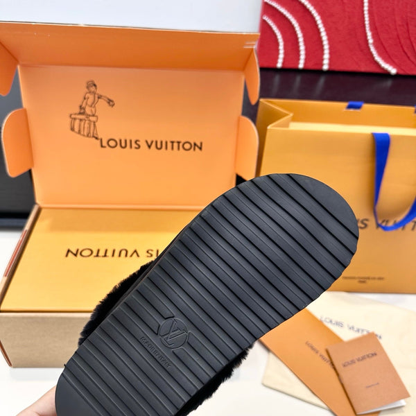 LV Ski Colorado Closed Mule Black Suede Wool 542228