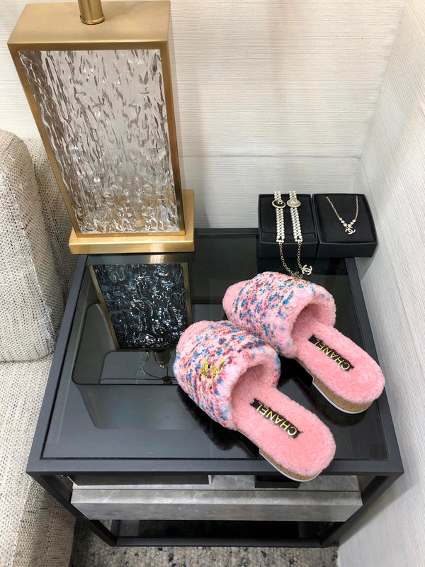 CC 26s Slippers Pink Mix Blue Red Fleece Wool 970120