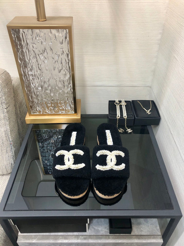CC Pearl Plush Slides Black Wool 970128