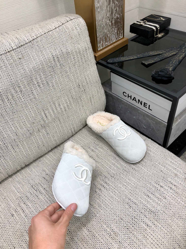 CC 26s Mules Grey Quilted Suede Shearling 970154