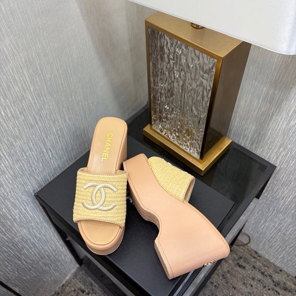 CC 26s Platform Slide Beige Raffia Sheepskin 688702