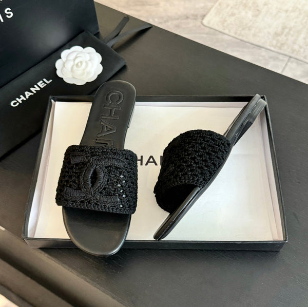 mule sandal black raffia