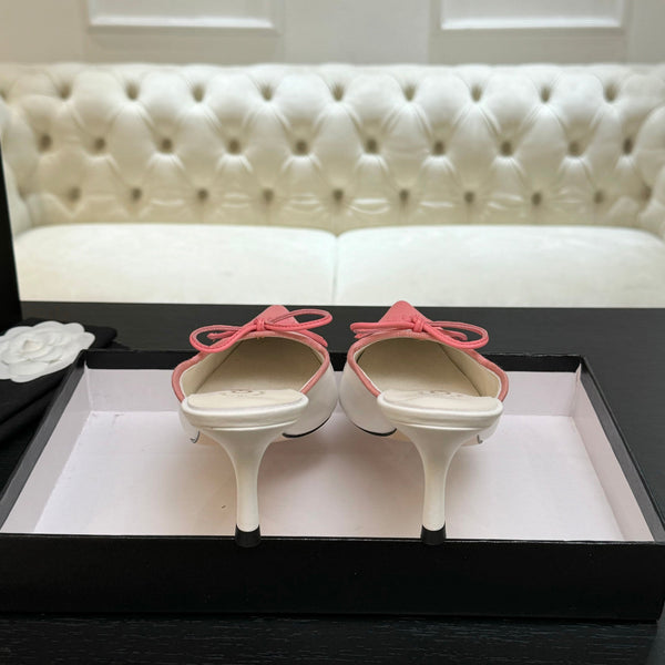 CC 26s Métiers d'Art Pointed-Toe Mule White Pink Sheepskin 700620