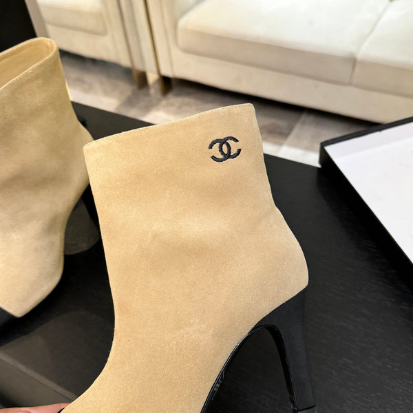 CC Gabrielle Chanel Ankle Boots 8.5cm Beige Suede Black Fabric