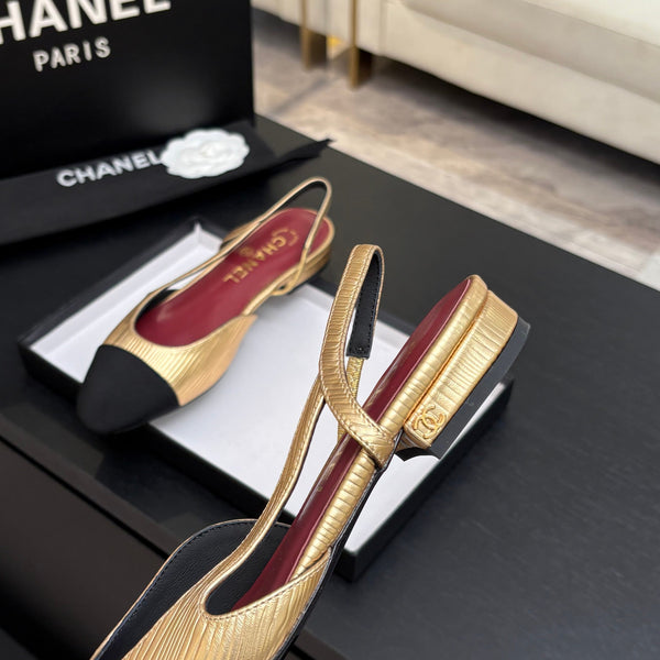 CC 26s Classic Slingback Flat Gold Black Patent Leather 907640
