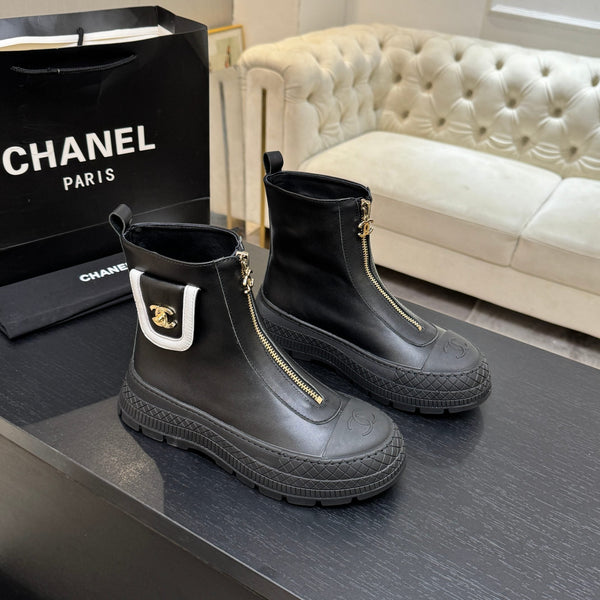 CC 26s Front-Zip Ankle Boots Black Calfskin Leather 106809