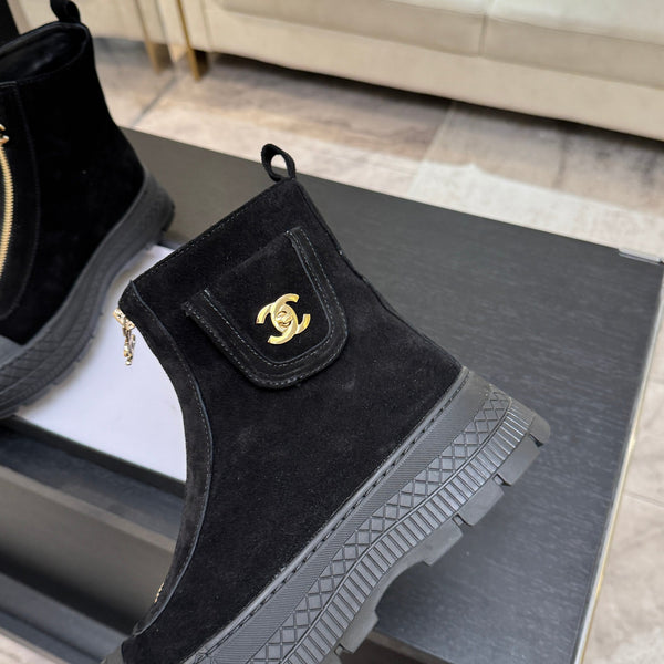 CC 26s Front-Zip Ankle Boots Black Suede Leather 106811