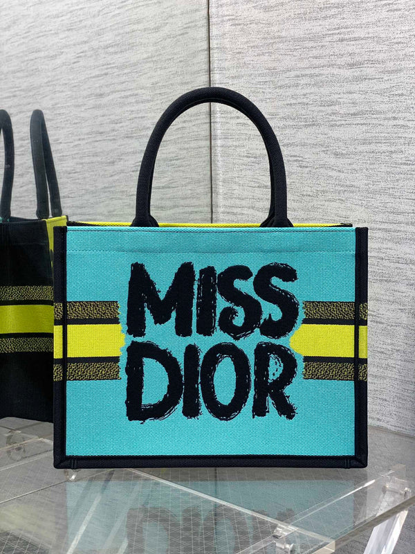 MEDIUM BOOK TOTE 36 IN COLORFUL CANVAS 226513