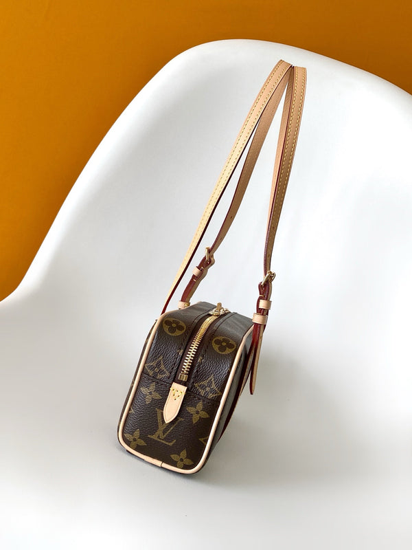 LV Hang On Handbag 26cm Brown Monogram Canvas GHW