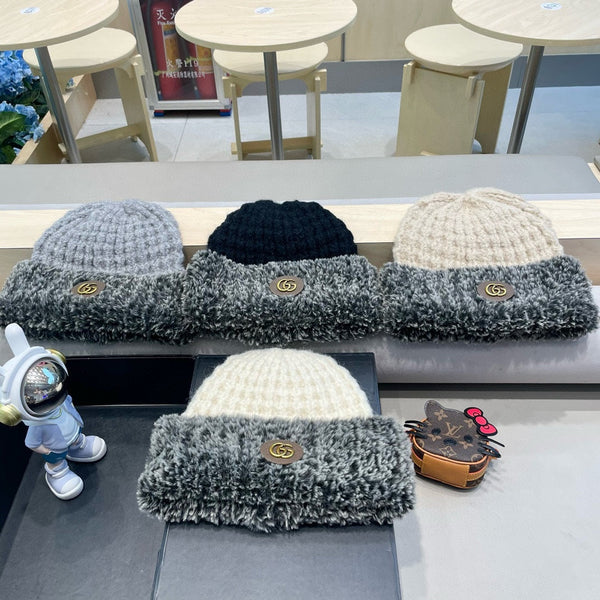 BEANIE HAT IN BLACK WOOL AND FLEECE 399548