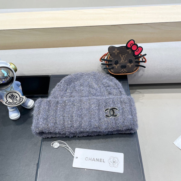 BEANIE HAT IN COOL GRAY WOOL 413327