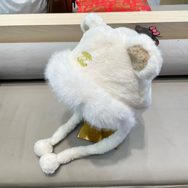 BEANIE HAT IN WHITE LAMB FUR 426240