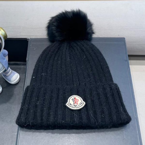 BEANIE HAT IN BLACK WOOL WITH POM POM 438105