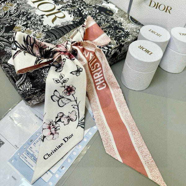 CD 26s Scarf 100cm In Silk 305837