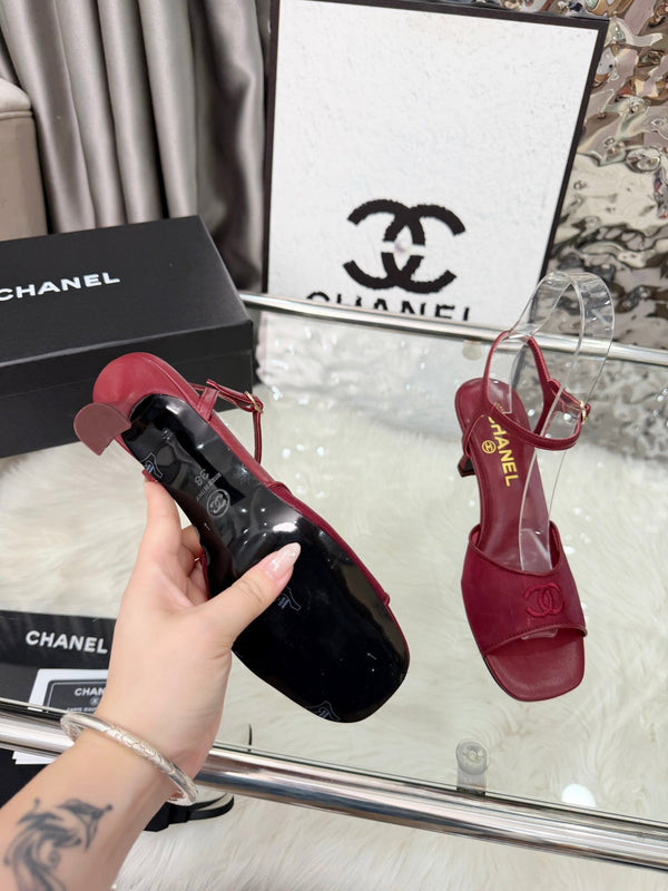 CC 2026B Métiers d'Art Sandals Burgundy Mesh Leather 970170