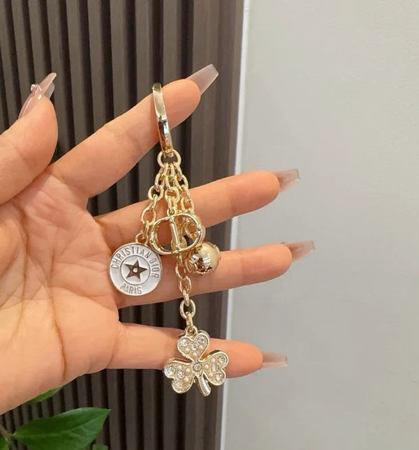 CD Clover-shaped Charm 353623
