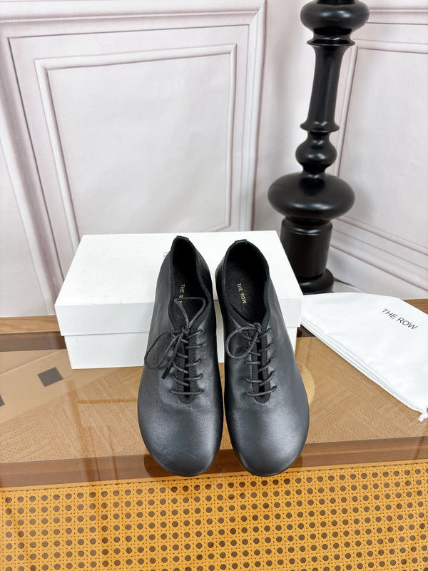 TR Deep Mouth Slip-on Loafers Black Leather 931970