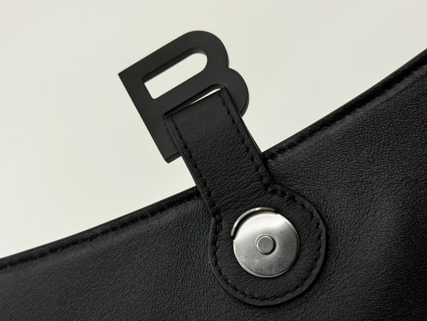 DOWNTOWN S CROSSBODY BAG 30 IN BLACK SOFT LAMBSKIN