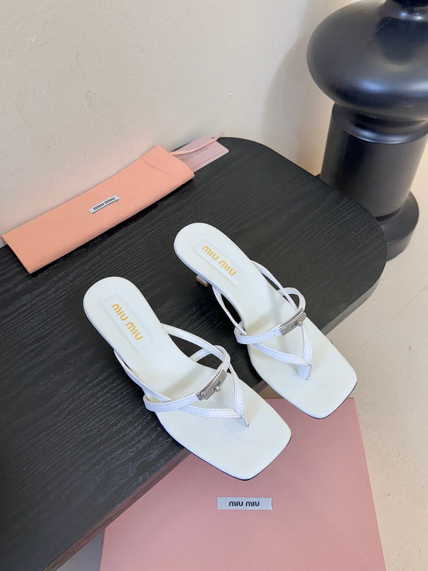 Miu 26s Low-Heel Thong Sandals In White Calfskin