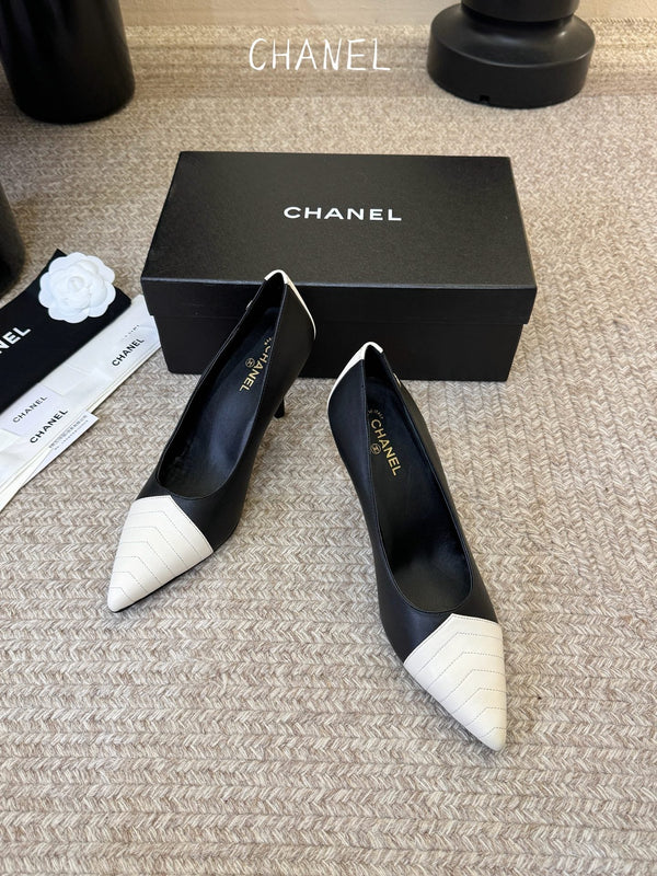 CC 26ss Pump Black White Lambskin 835695