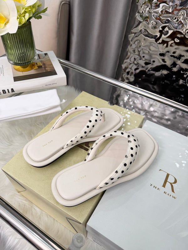 The Row Ginza Thong Sandals White Sheepskin Horsehair 707575