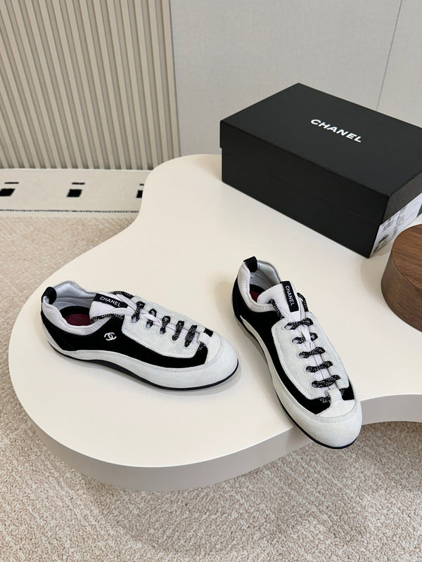 CC Métiers d’art 2026 Sneakers Black White Suede 859562