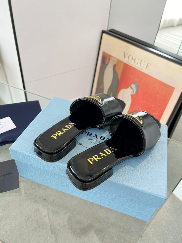 Prad 26s Saffiano Slides 1.5cm Black Glossy Leather 986624