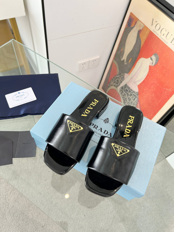Prad 26s Saffiano Slides 1.5cm Black Glossy Leather 986624